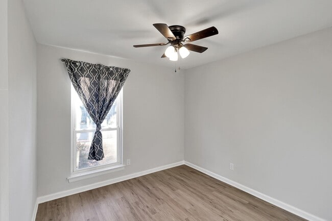 Building Photo - 246 Pinyon Ln