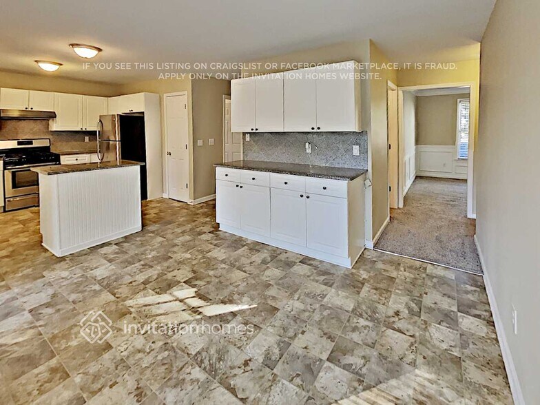 Building Photo - 559 Parliament St