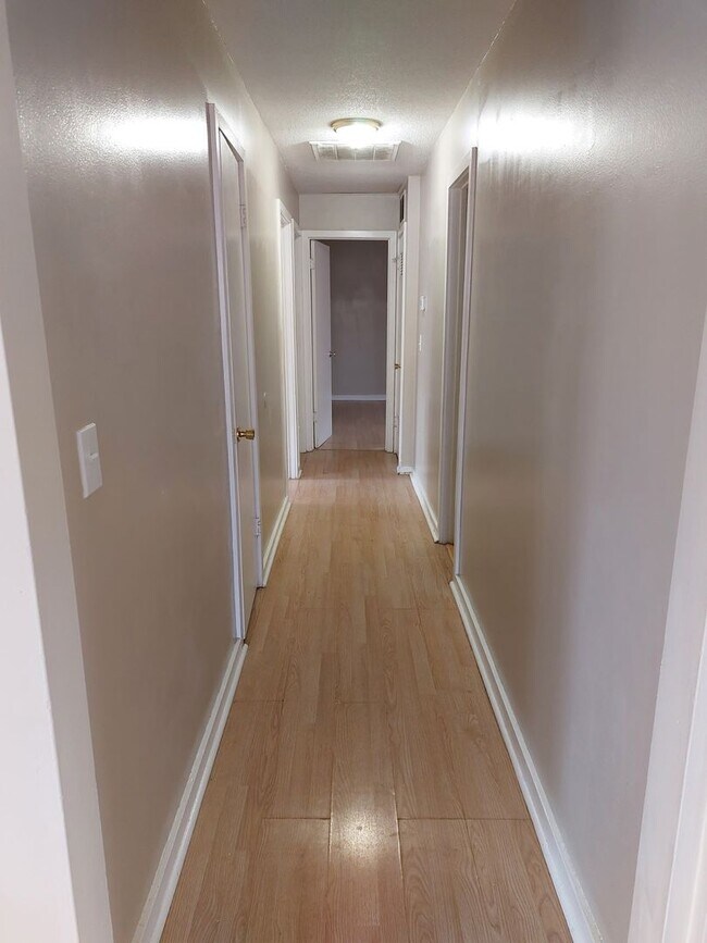 Building Photo - 4416-4418 E. Central