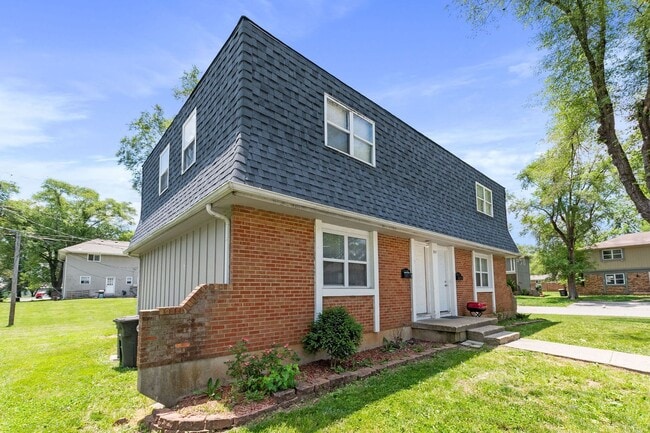 Building Photo - Spacious Belton Duplex with Full Basement—Great Location!