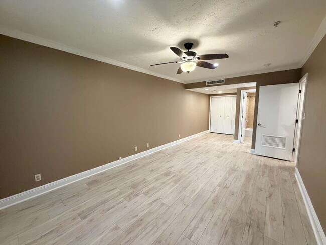 Building Photo - "Spacious 2-Bed, 2-Bath Condo Retreat in Innisbrook Community – 1210 Sq Ft of Comfort at 36750 US...