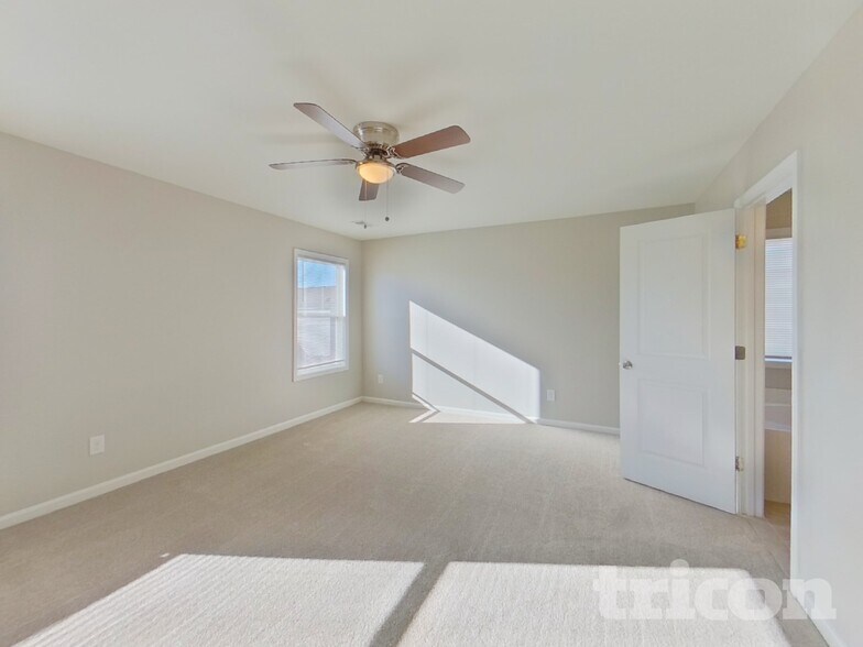 Building Photo - 309 Finch Ln