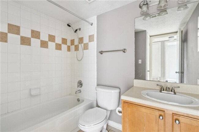 Building Photo - 3155 7 Pines Ct NW