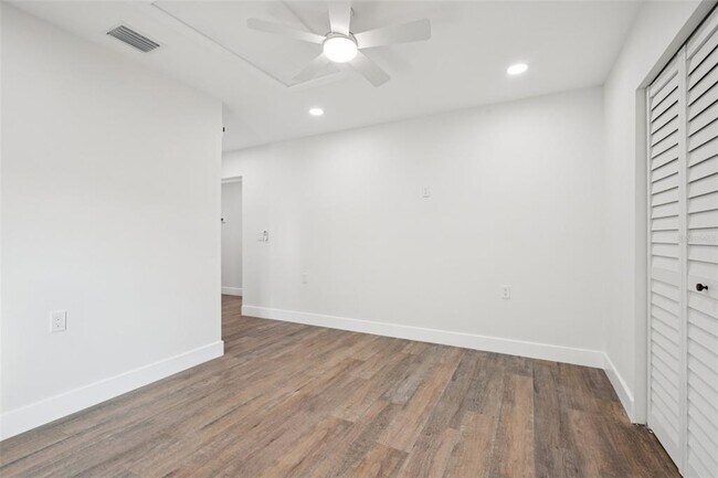 Building Photo - 1739 Bayou Grande Blvd NE