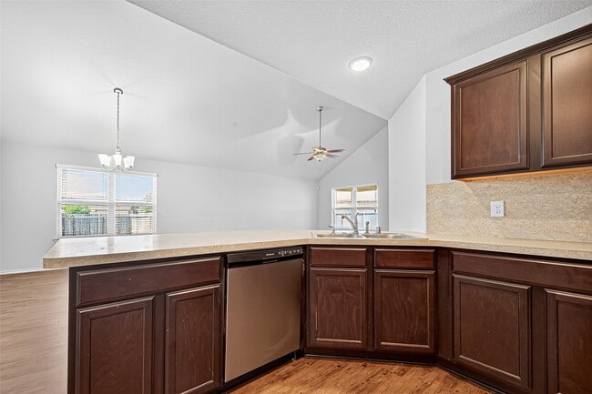 Building Photo - 5310 Songlark Bluff Cir