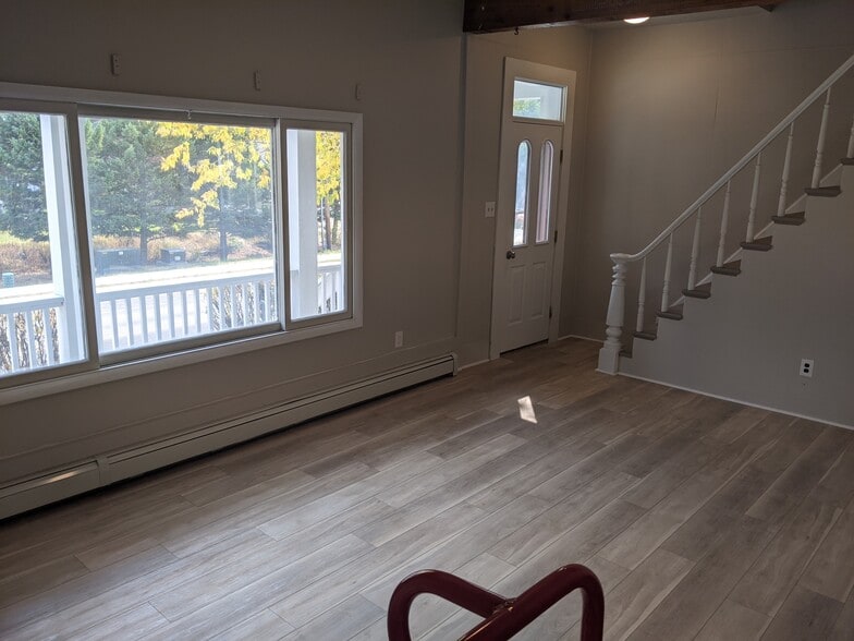 Living room - 630 West Main St