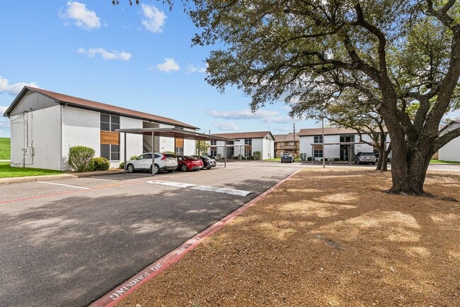 Building Photo - 1301 W Hwy 287 Byp