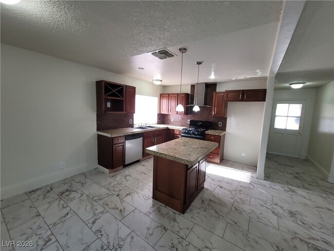 Building Photo - 3908 Montebello Ave