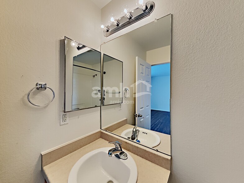 Building Photo - 1173 Sandpiper Ln