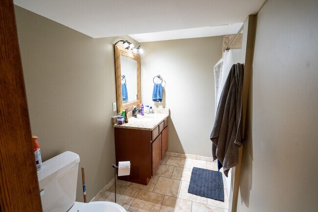 Building Photo - 1101 22nd Ave SE