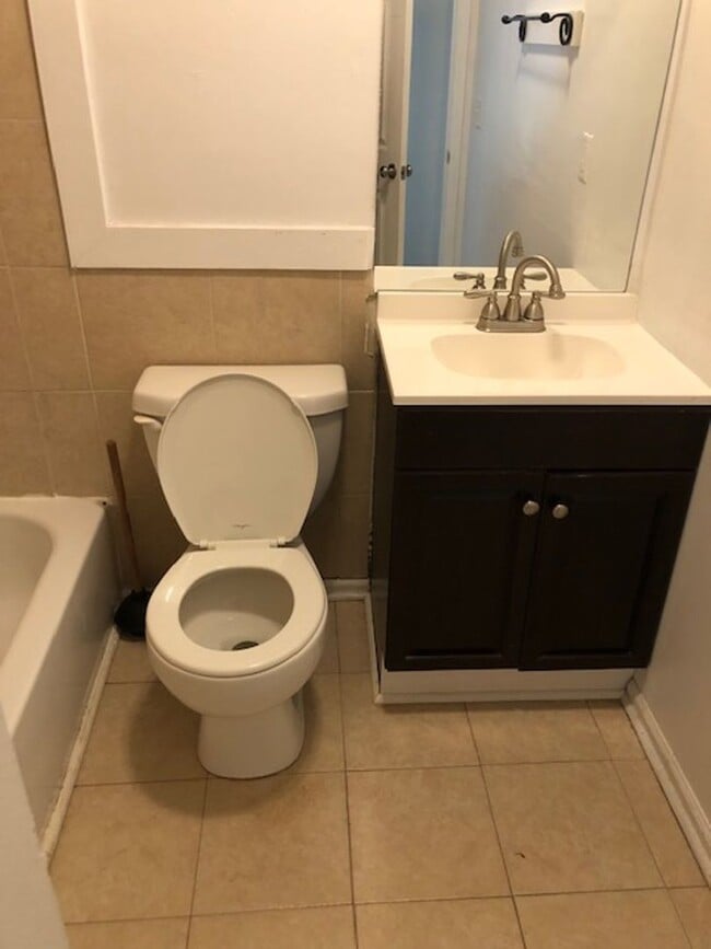 Building Photo - 2 bed 1 bath duplex in Watkinsville, Oconee County!