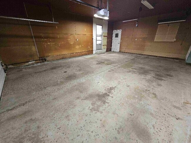 Building Photo - 452 S Yarrow St