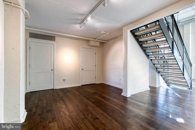 Building Photo - Live in luxury in the heart of Baltimore's esteemed Little Italy neighborhood!