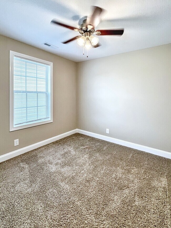 Building Photo - 137 Ardell Dr