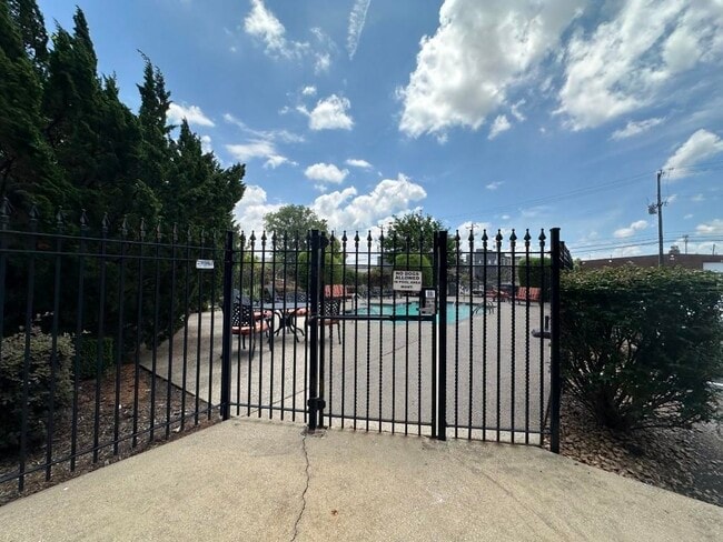 Building Photo - 75 Shoemaker Ct