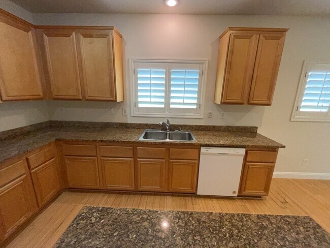 Building Photo - 6043 Eganridge Ct