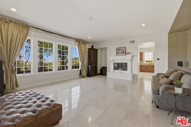 Building Photo - 25561 Prado De Oro