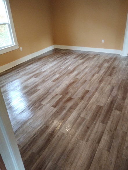 Building Photo - 115 Chatham Dr