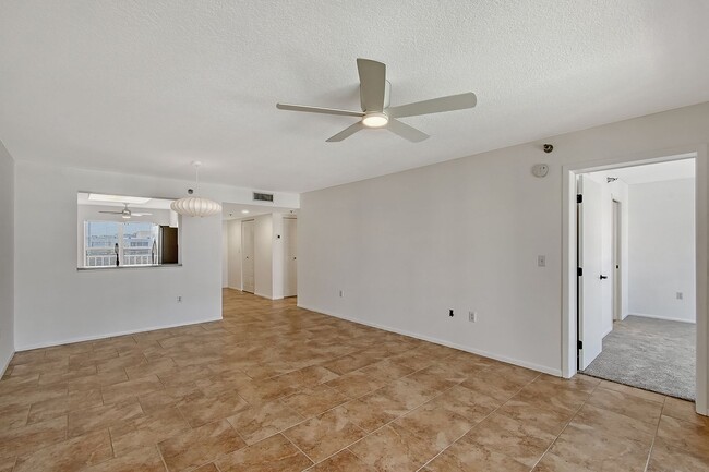 Building Photo - Completely Updated 2 Bed 2 Bath In Ironwoo...