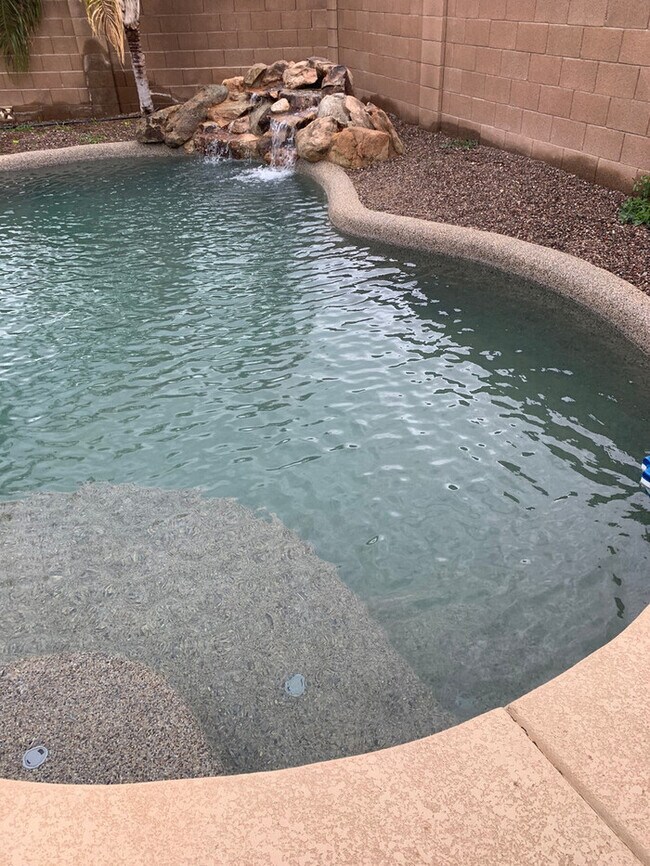 Building Photo - Very Nice 3 bedroom 2 bath home with a guest house