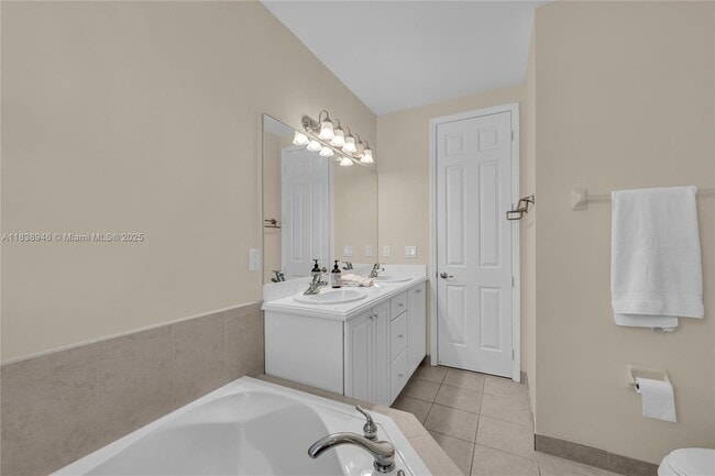 Building Photo - 4088 W Palm Aire Dr