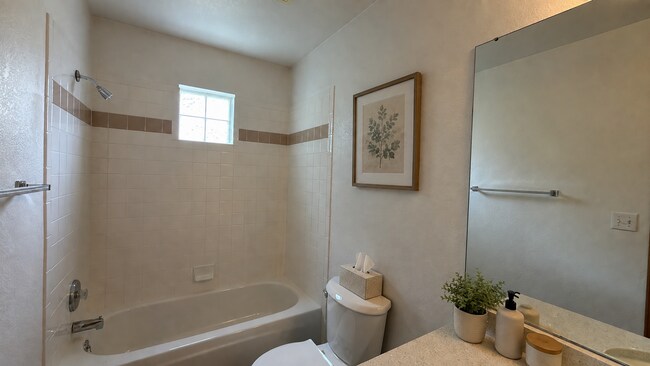 Building Photo - 1042 Tierra Ln