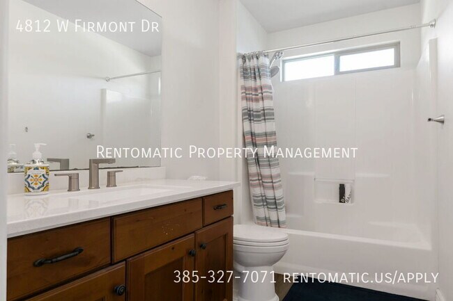 Building Photo - 4812 Firmont Dr