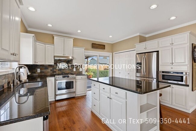 Building Photo - 318 E Tanglewood Dr