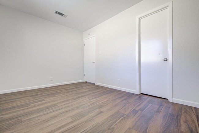 Building Photo - 1306 Bonnie Brae St