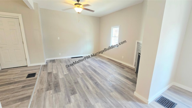 Building Photo - 1032 Raspberry St