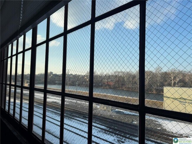 Building Photo - 11 W 2nd St