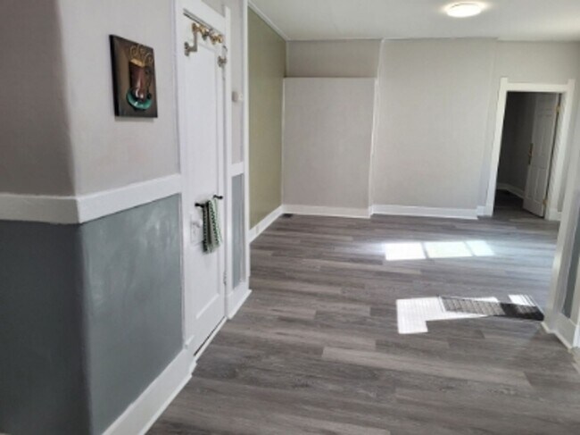 Building Photo - 40212