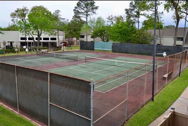 Building Photo - 2379 Briarwest Blvd