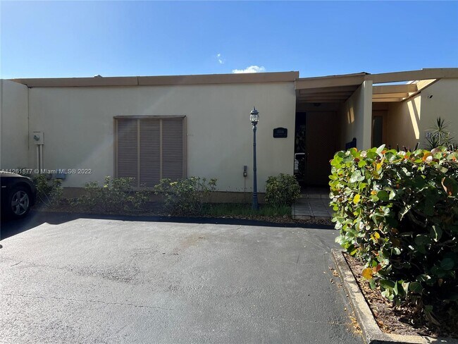Building Photo - 15516 Sharpecroft Dr