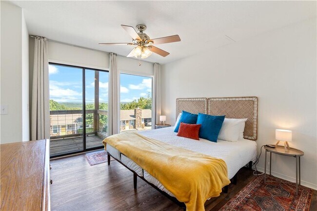 Building Photo - 14813 Dutchmans Dr