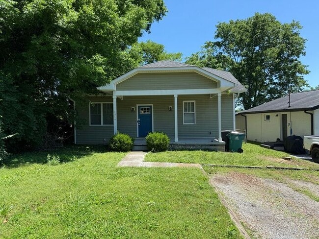 Building Photo - For Rent - Beautiful South Nashville House