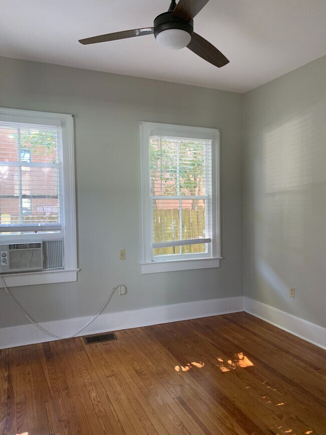 Building Photo - 122 St Philip St