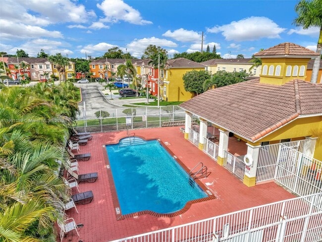 Building Photo - 640 SE 1st St