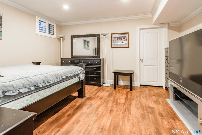 Building Photo - 2 Bramble Bush