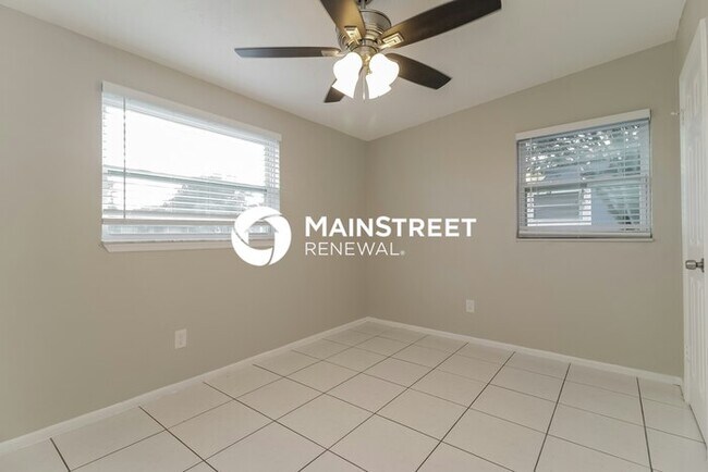 Building Photo - 4 Bedroom Pet-Friendly Home in ORLANDO, FL...