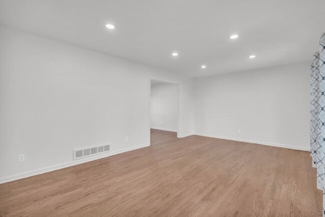 Building Photo - Elegant 4BR Home with Luxury Finishes and Premier Amenities in Marietta