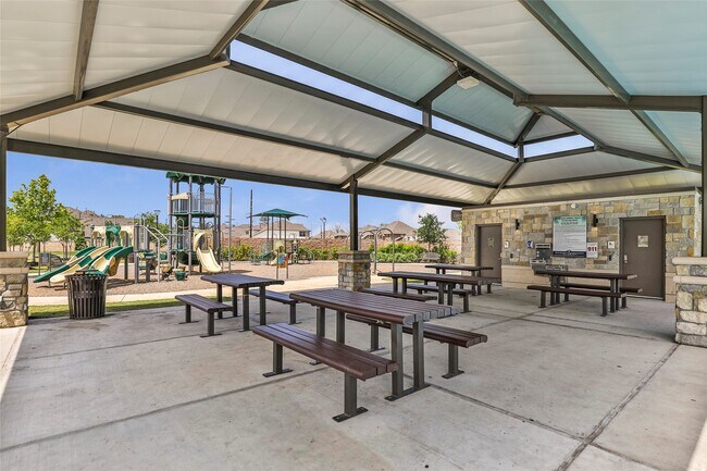 Building Photo - 15419 Kirkdell Bend Dr