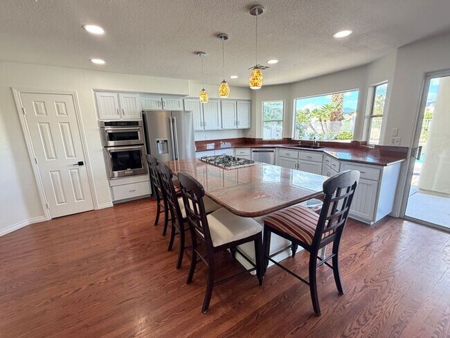 Building Photo - To schedule a viewing, call Wally Fellman at 702-493-9787