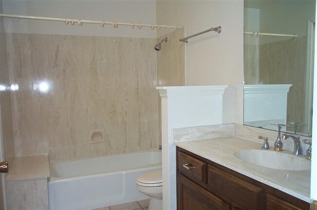 Building Photo - 2820 Palo Verde Dr NE