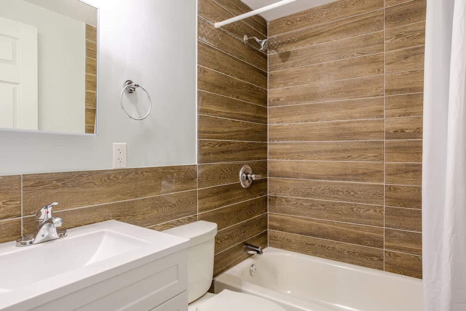 Building Photo - 1384 Ridge Ave