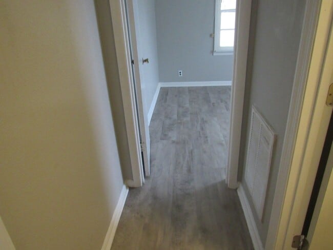 Building Photo - Cute home in Lakeland