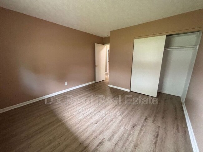 Building Photo - 3312 Burgoyne Dr