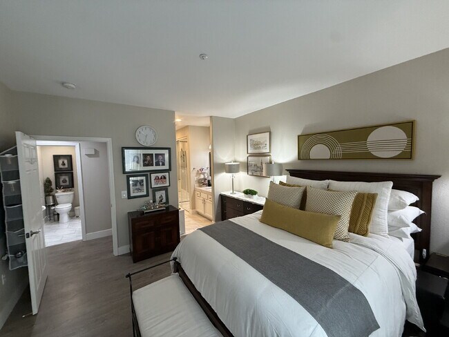 Building Photo - Beautiful 1 Bed/1.25 Bath Spacious Condo in Perfect San Ramon Location
