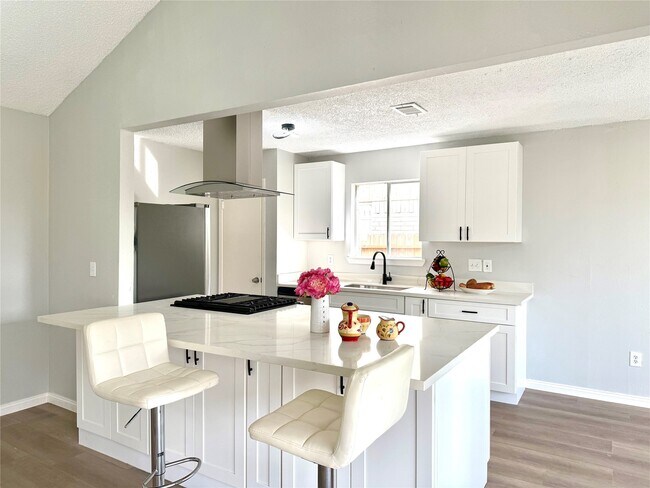 Building Photo - 12071 Plumbrook Dr