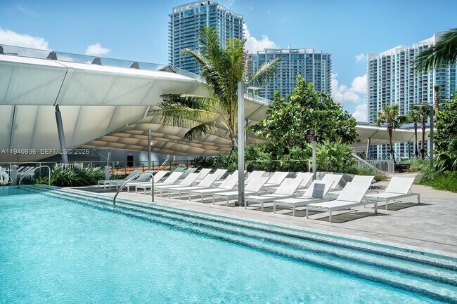 Building Photo - 68 SE 6th St